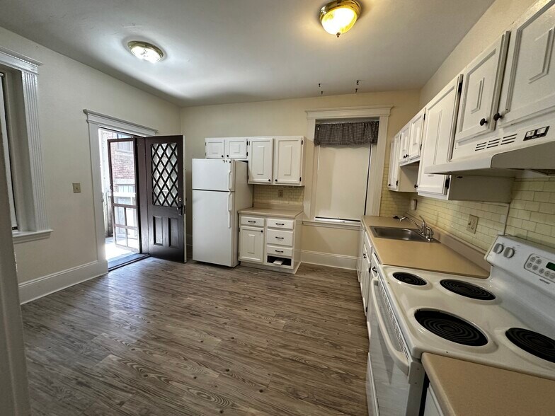 Primary Photo - 75 Longwood Ave