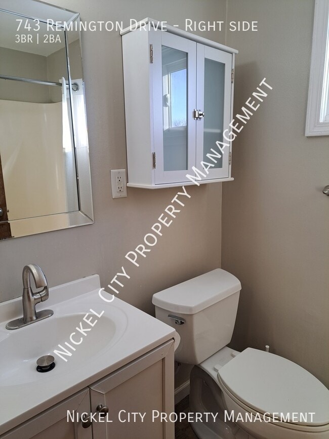 Building Photo - 743 Remington Dr