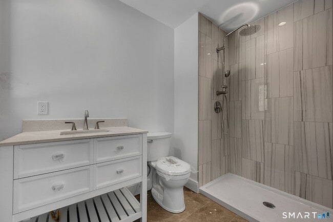 Building Photo - 220 Upper Grassy Hill Rd