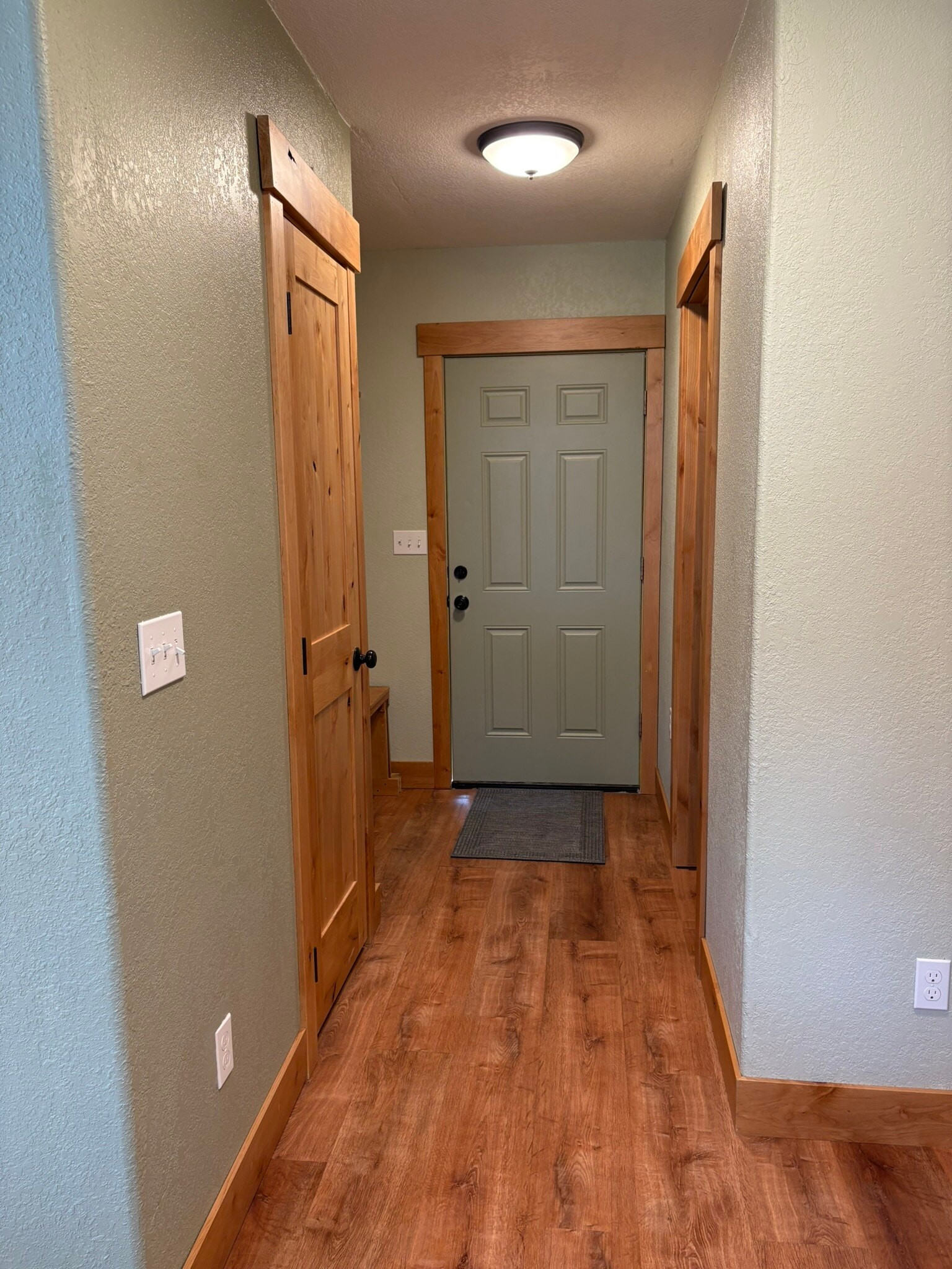 entryway hall - 403 Carr Creek Rd