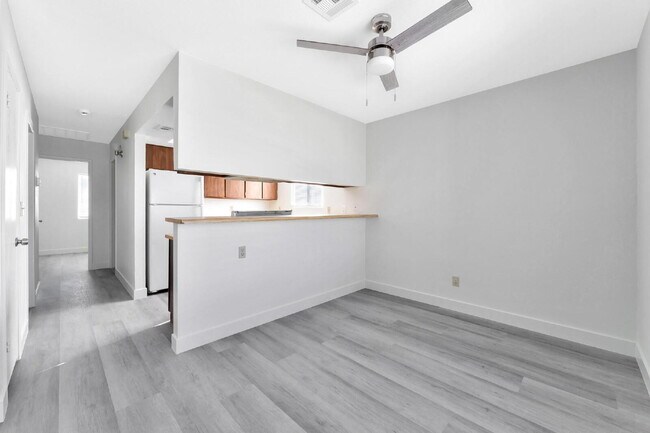 Building Photo - 2257 Exeter Dr