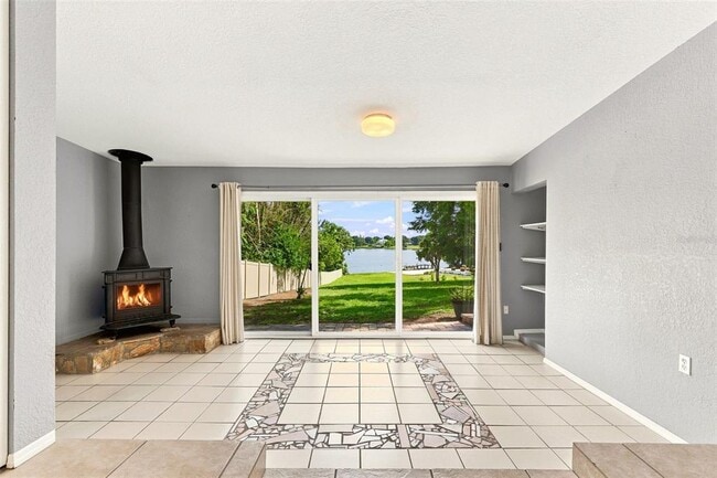 Building Photo - 6714 Nina Rosa Dr