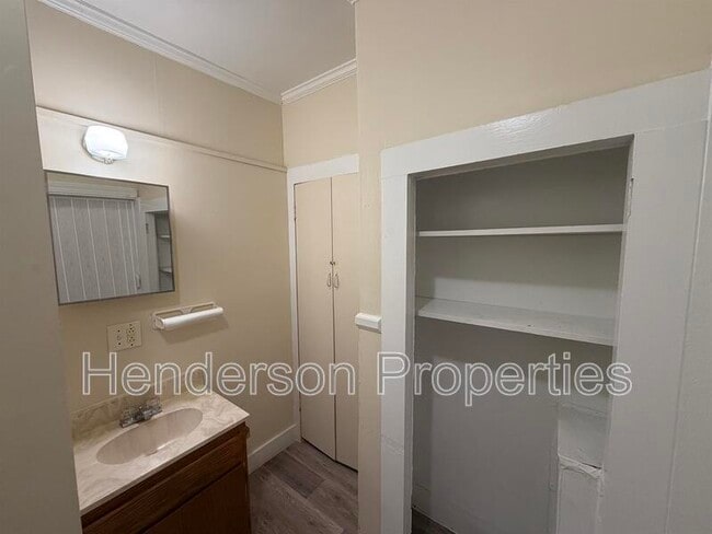 Building Photo - 533 Stockton St