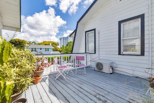 Building Photo - 204 Conniston Rd