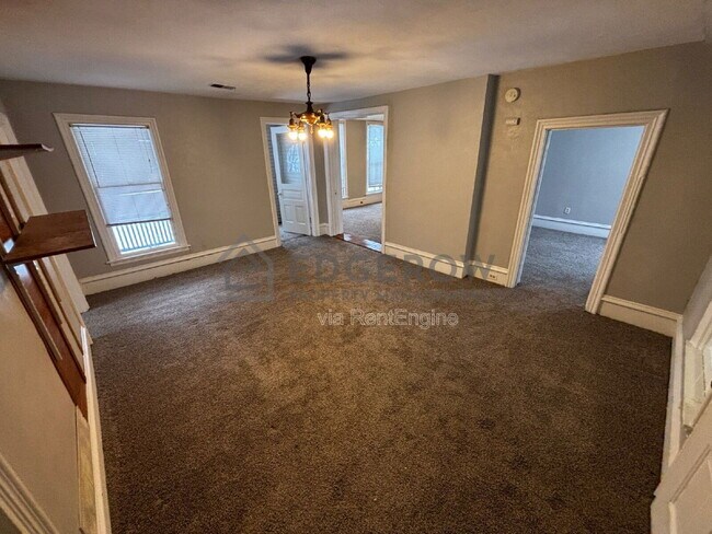 Building Photo - 1522 Broadway Ave NW