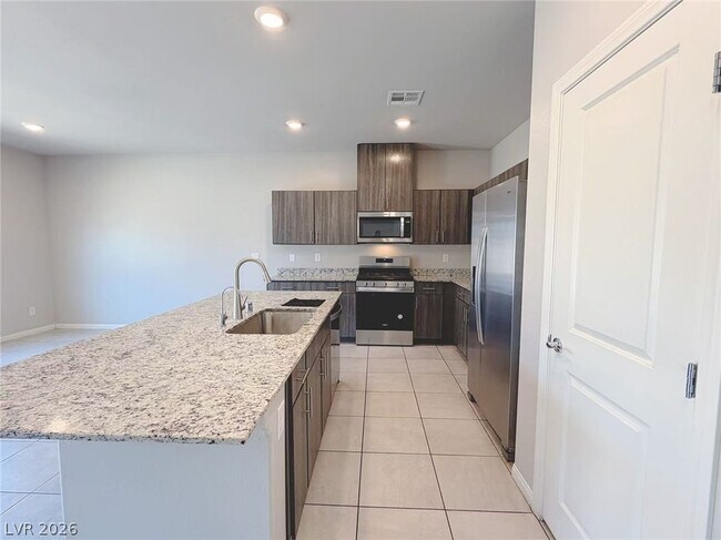 Building Photo - 7534 W Diablo Dr