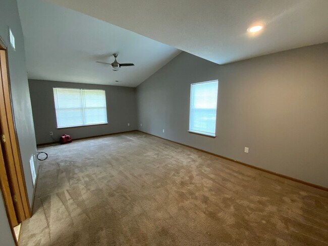 Building Photo - 3566-3568 Prescott Dr