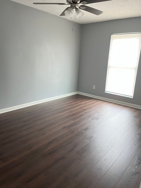 Building Photo - 1413 Kings Row
