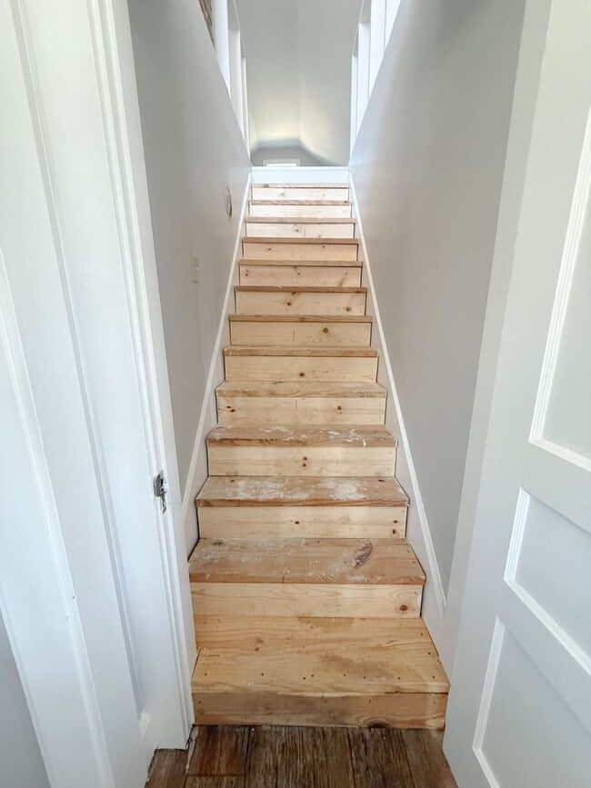 Building Photo - $200 off Move in Special | 3-Bedroom Home with Carport and Spacious Rooms Near Tennessee Tech & D...