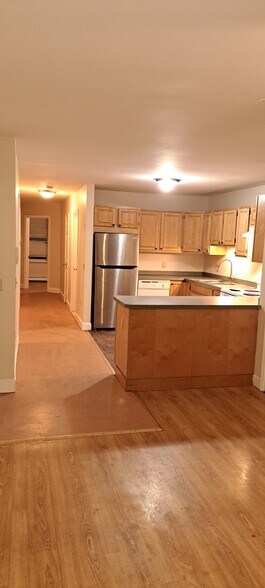 Building Photo - 3227 7th Ave