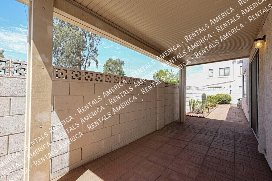 Building Photo - 2548 W Canyon Crest Cir