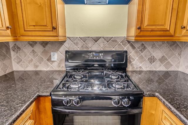 Building Photo - 2203 N Carroll Ave