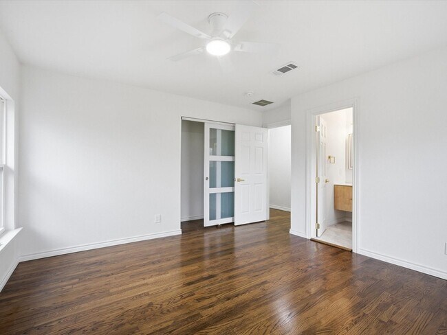 Building Photo - 10209 Casa View Dr