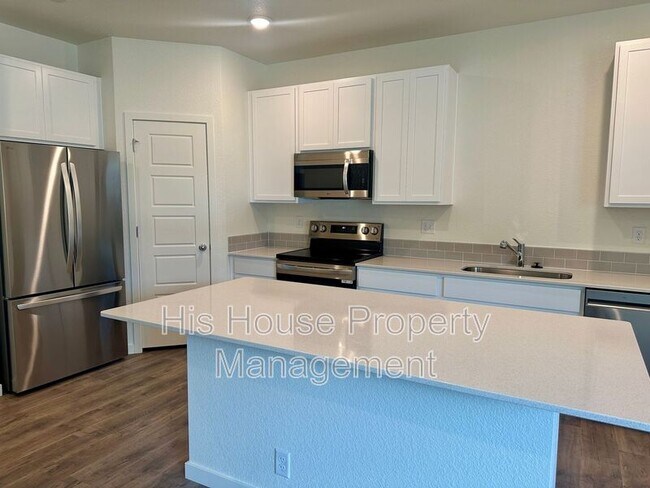 Building Photo - 3924 Pinnacles Ct