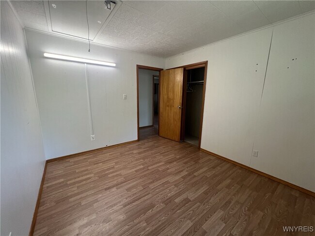 Building Photo - 820 Cayuga Creek Rd