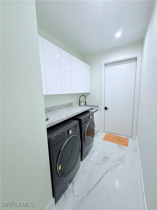 Building Photo - 1821 Desoto Blvd N