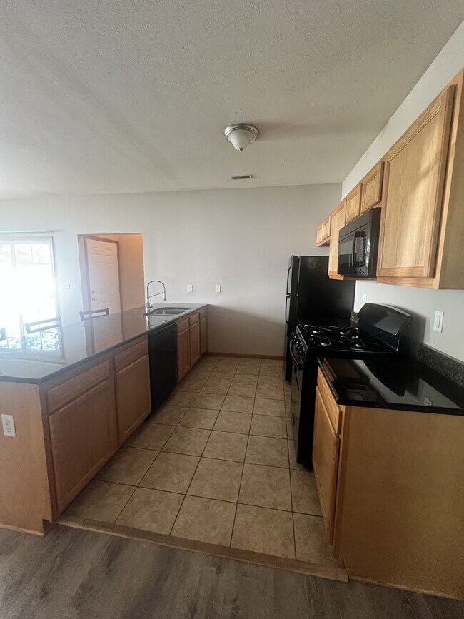 Building Photo - 10180-10183 Clearwing Ln