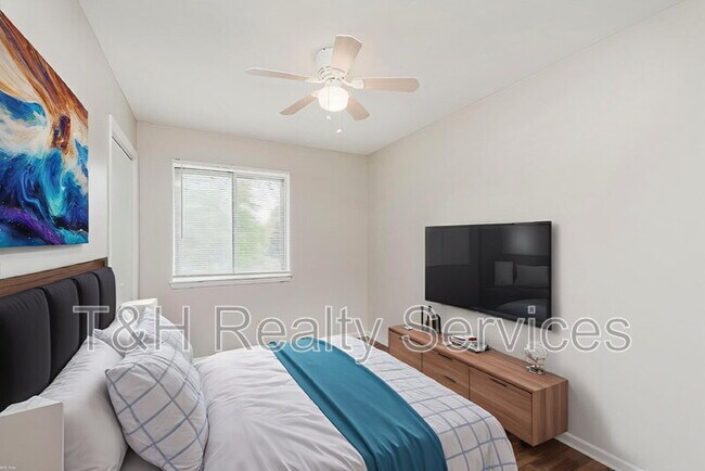 Building Photo - 11313 Wolf Ln