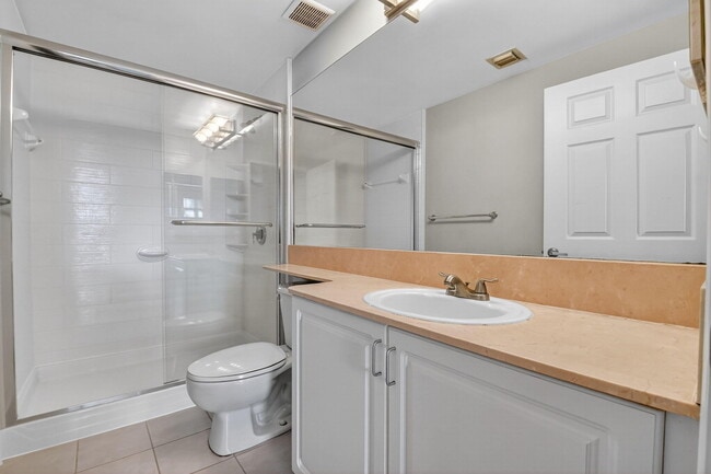 Building Photo - 780 S Sapodilla Ave