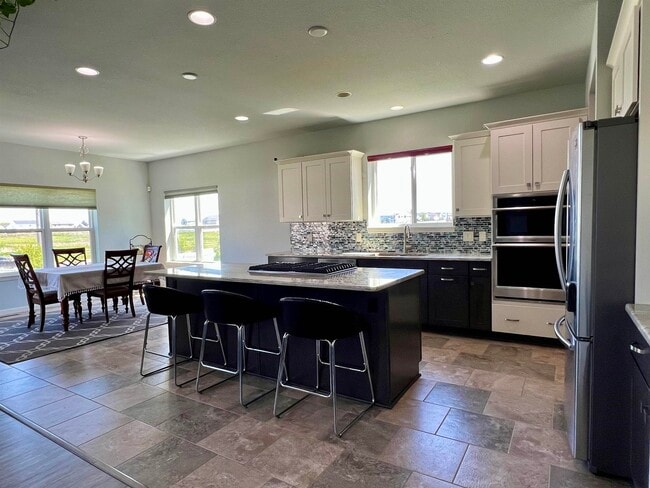 Building Photo - 369 Bella Way