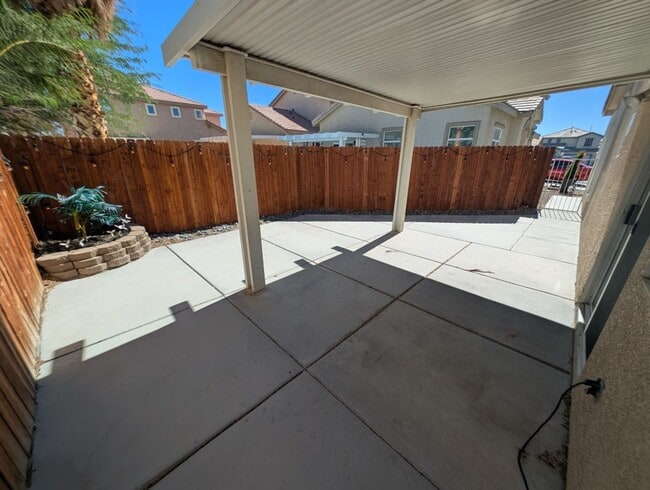 Building Photo - 4622 English Lavender Ave