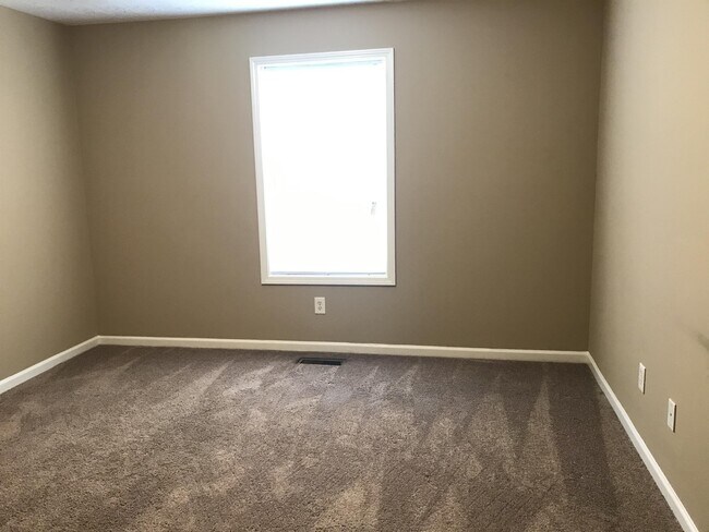 Building Photo - 201 McFadin Station St