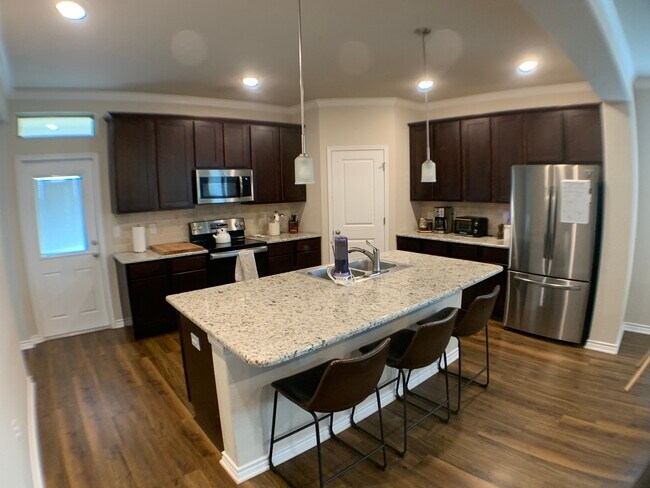 Building Photo - 6178 Wheaton Loop