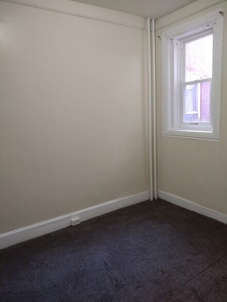 2nd Bedroom - 1607 Derry St