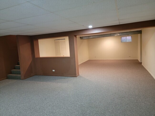 Building Photo - 2135 Feldott Ln