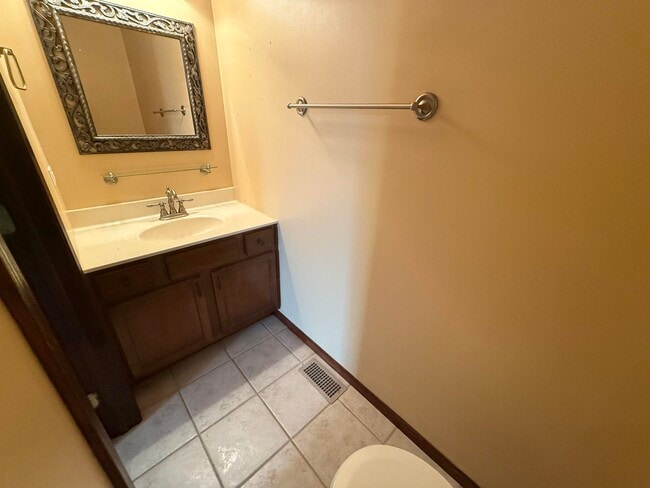 Building Photo - 510 Timber Dr