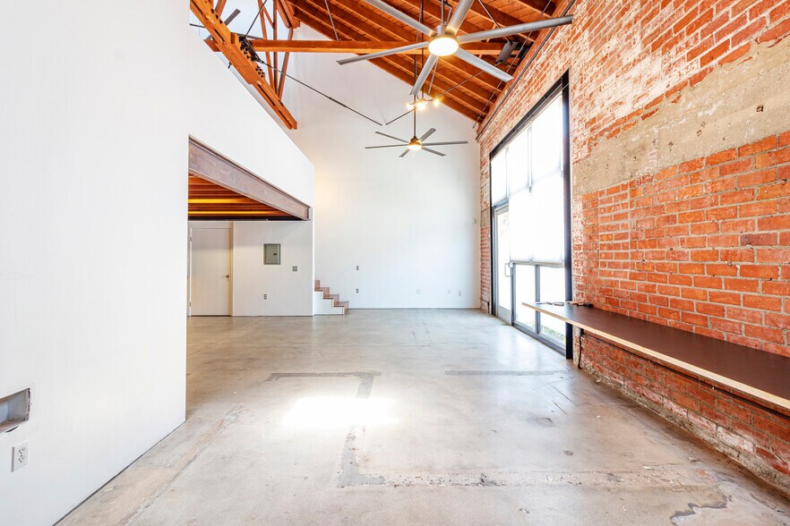 Building Photo - 2436 2nd St