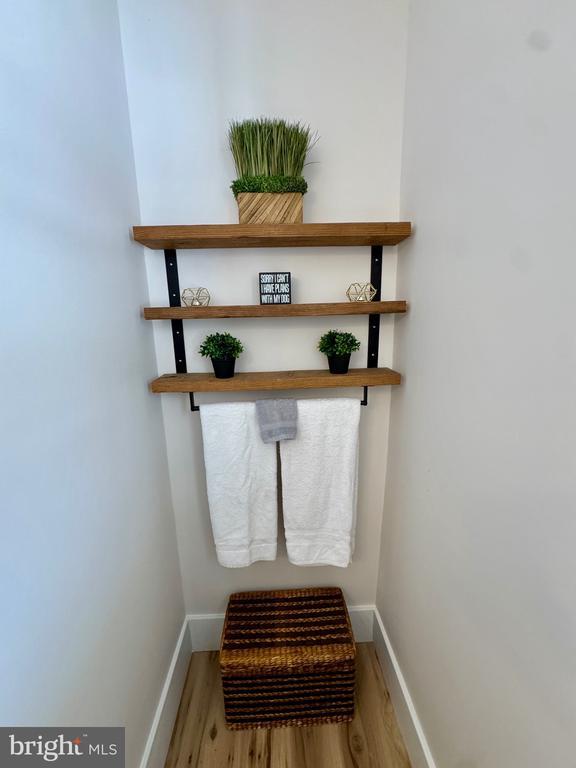 Building Photo - 927 Hamilton St