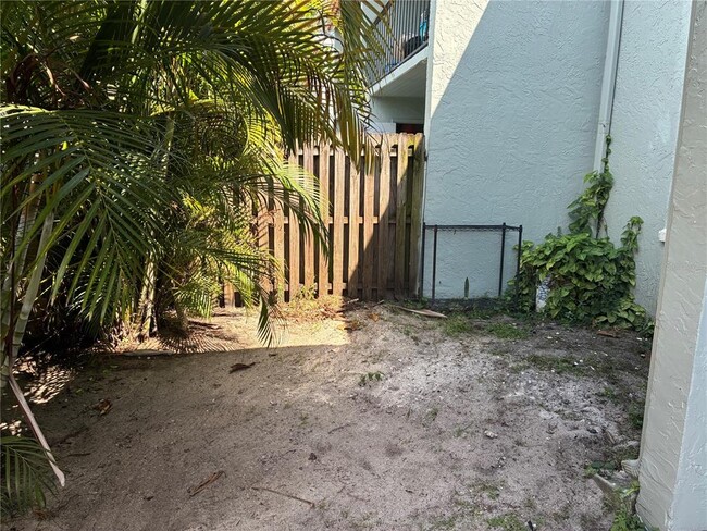 Building Photo - 2850 Somerset Park Dr