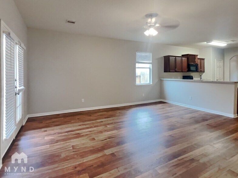 Building Photo - 306 Lazy Pine Ct