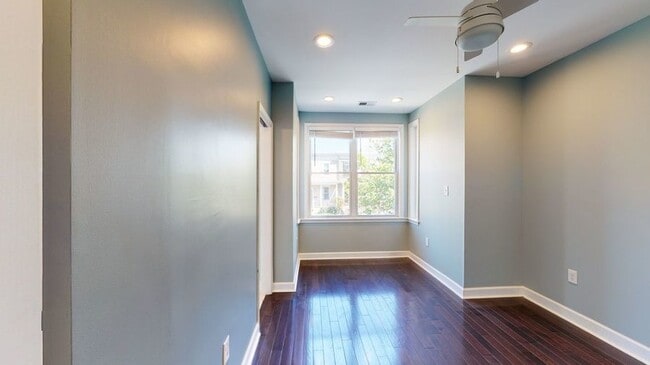 Building Photo - 1247 I St NE