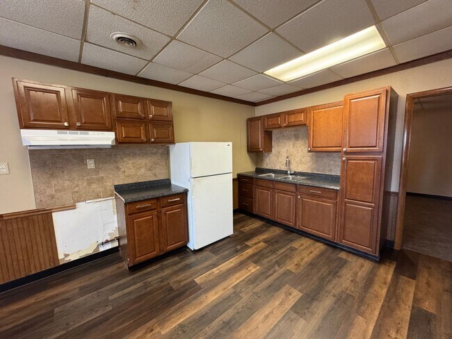 Building Photo - 80 Williams