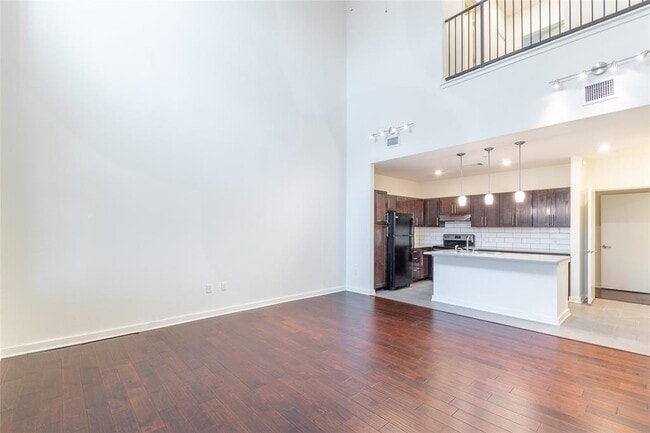 Building Photo - South Austin Serenity