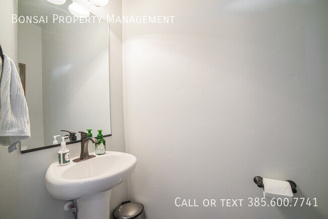 Building Photo - 6189 Birch Run Rd