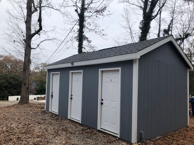 Building Photo - Oak Trail Apartments