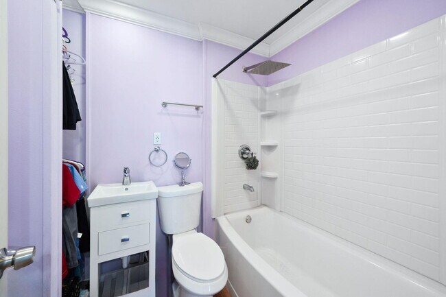 Building Photo - 10569 Pelican Dr