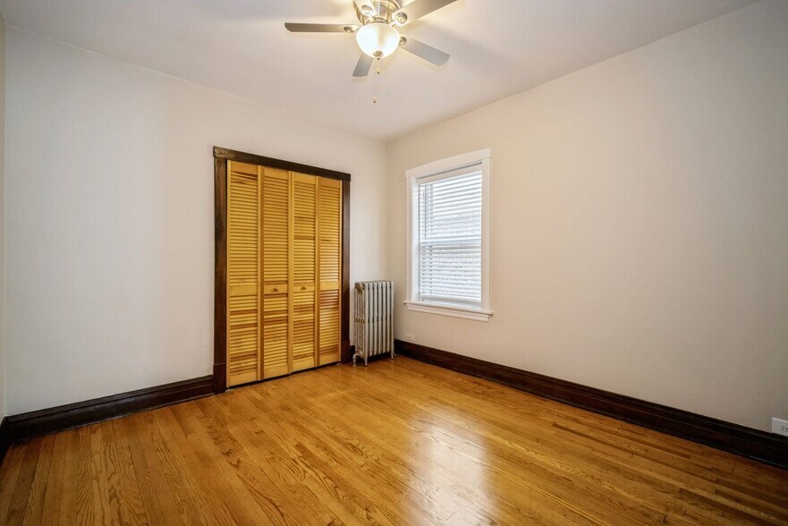 Building Photo - 5719 N Meade Ave