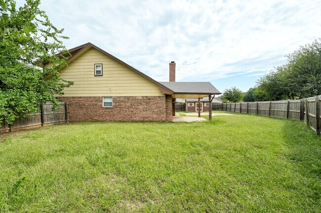 Building Photo - 6524 Eastbourne Ln