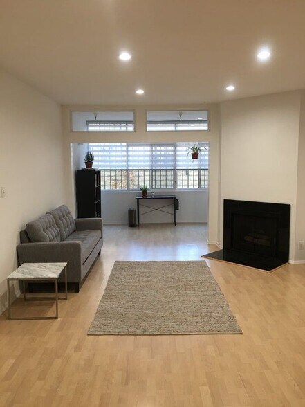 Building Photo - 729 S Hobart Blvd