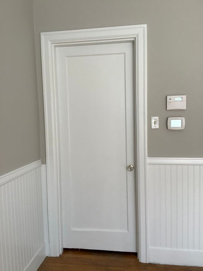 Building Photo - Large home/3bed 3 bath with bonus/office room just outside of PSNS and close to Bremerton Ferry