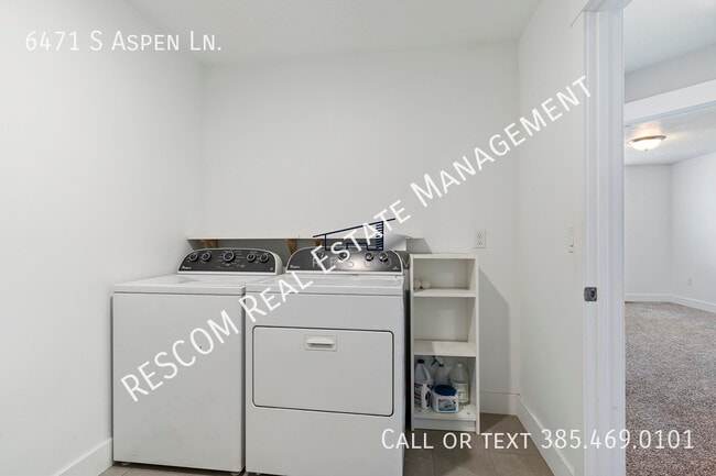 Building Photo - 6471 S Aspen Ln
