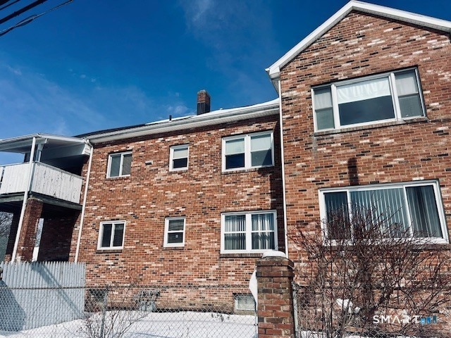 Building Photo - 1567 Main St