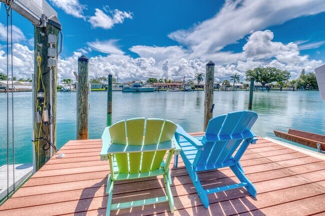 Building Photo - Treasure Island Three Bedroom, Two Bath Furnished Single Family Home on the water.