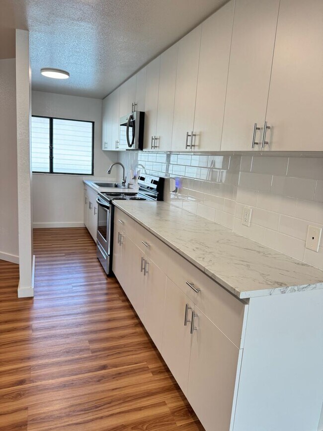 Building Photo - 98-660 Moanalua Loop 285
