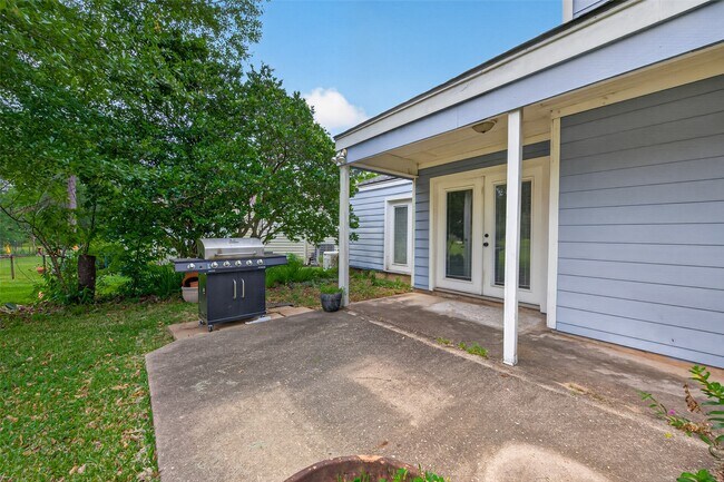 Building Photo - 12079 Maverick Dr