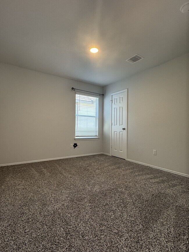 Building Photo - 7108 Gilbert Dr